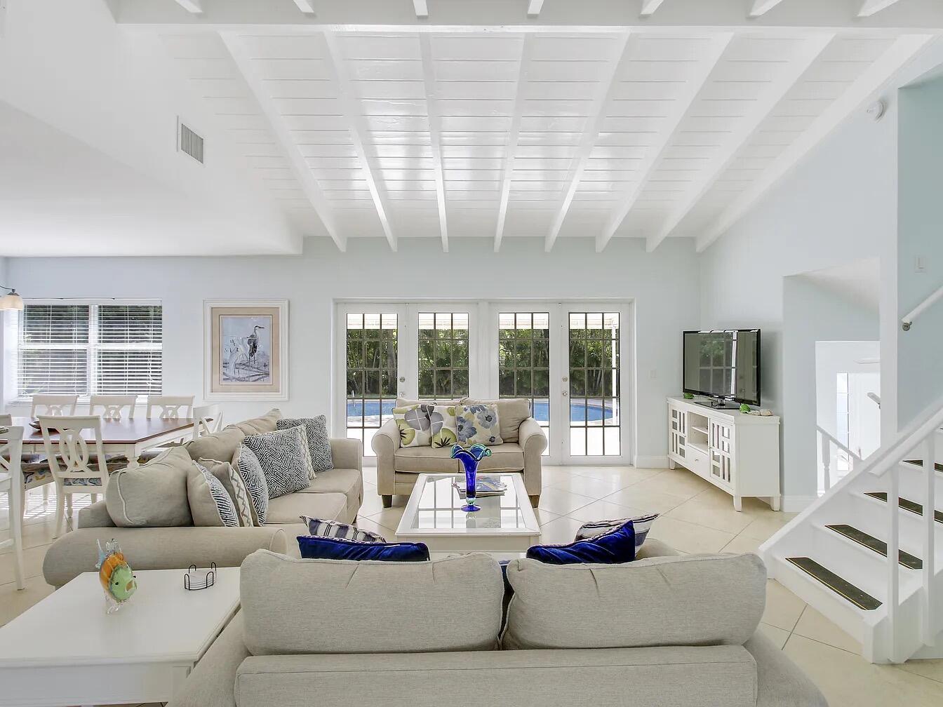 1310 Manor Drive