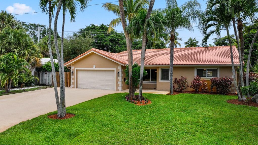 Photo of 678 NW 7th Avenue, Boca Raton, FL 33486 (MLS # R11023143)