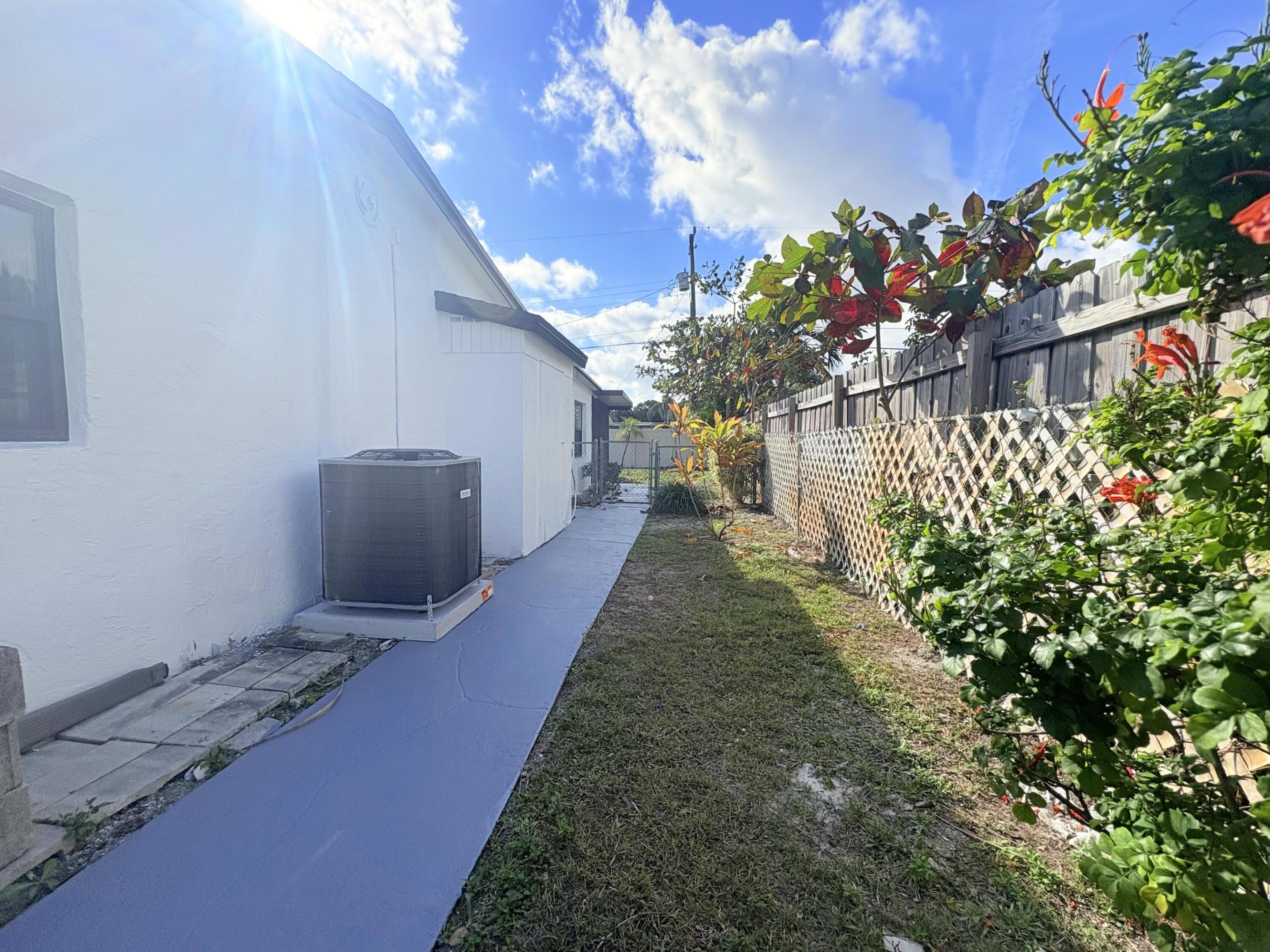 LARSON - Residential