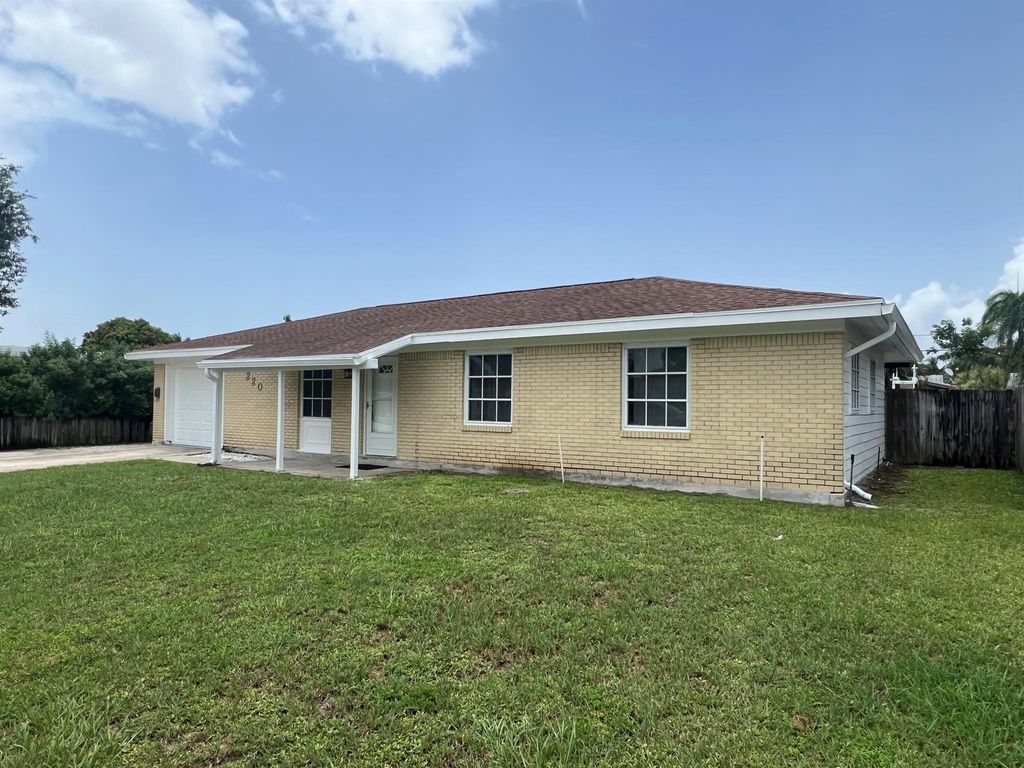 Photo of 220 Davis Road, Palm Springs, FL 33461 (MLS # R11006412)