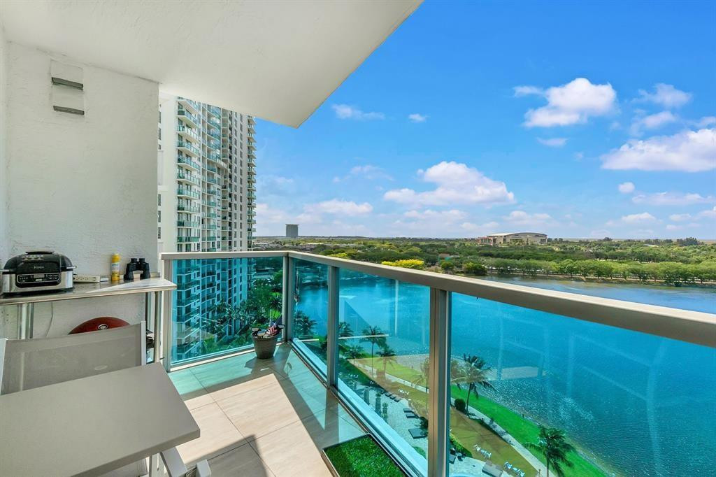 TAO SAWGRASS - Residential