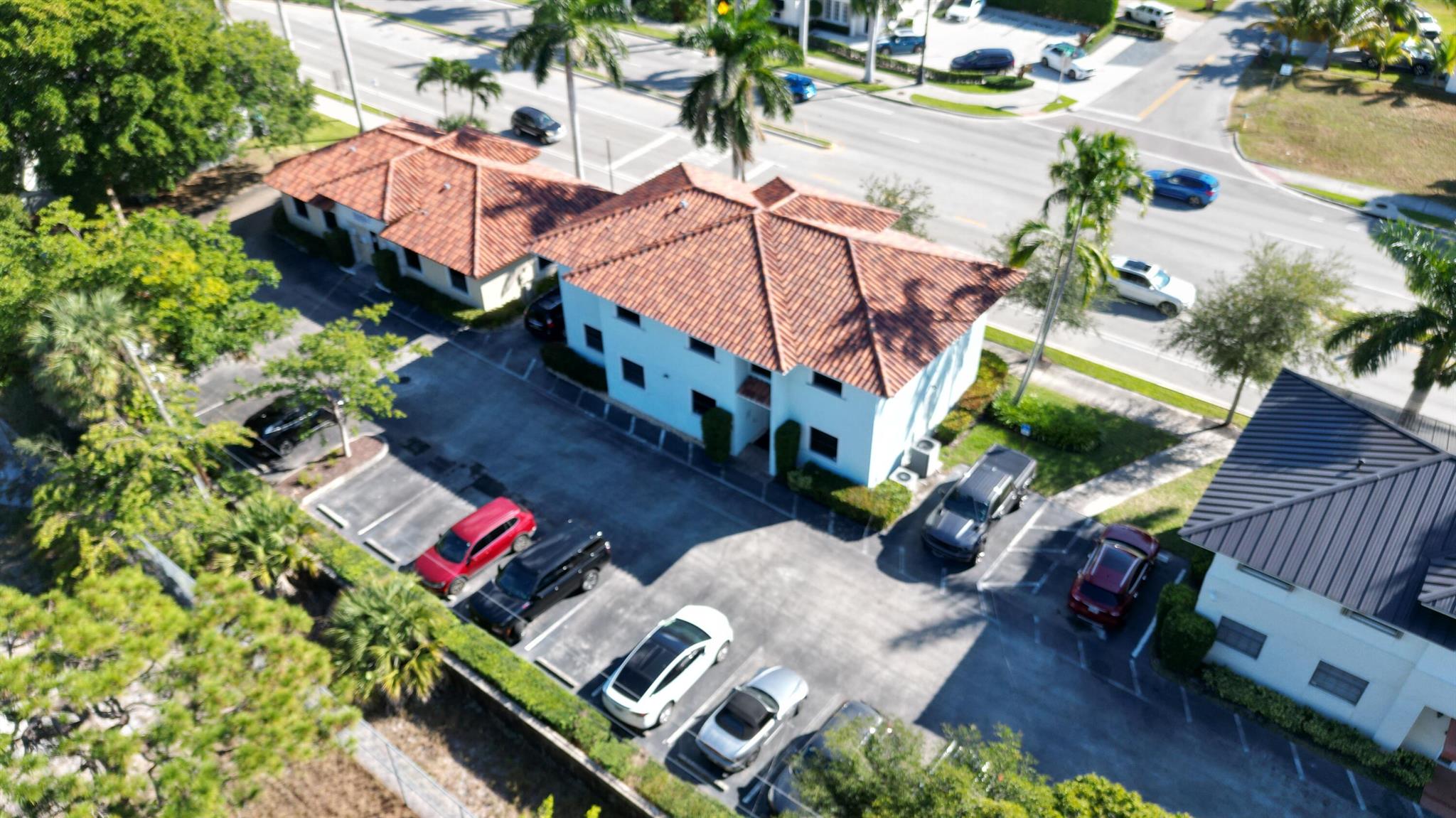 817 E Hillsboro Boulevard