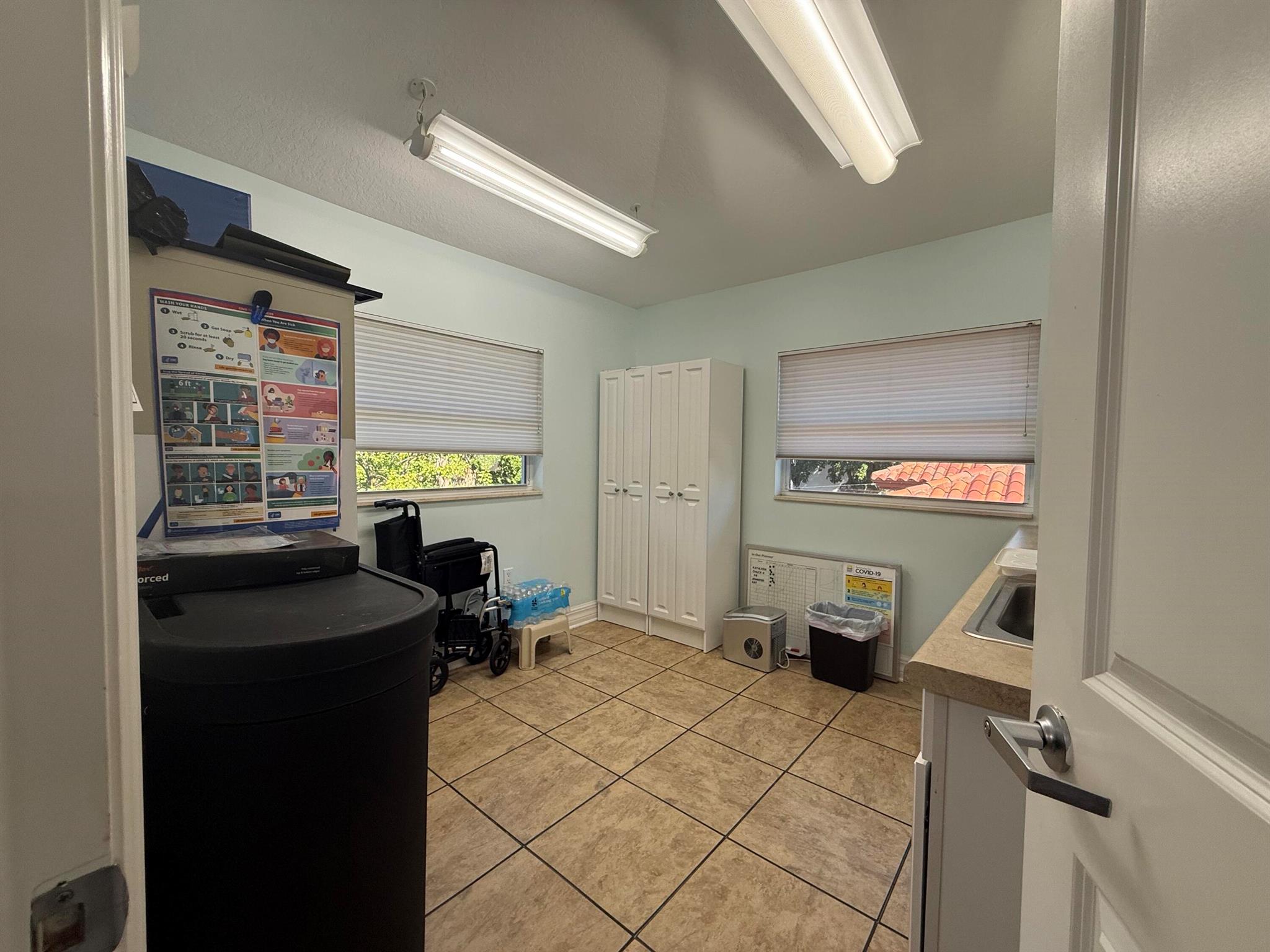 DEERFIELD BEACH ESTATES-R - Commercial Sale