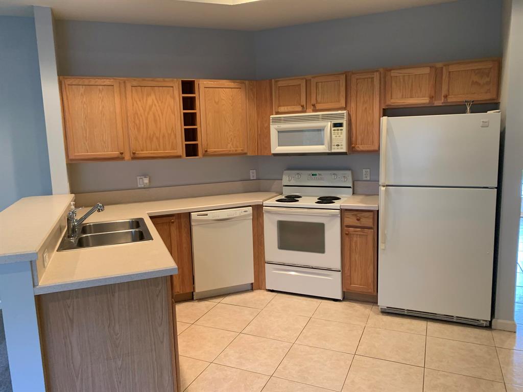 CASTLE PINES CONDOMINIUM - Residential Lease