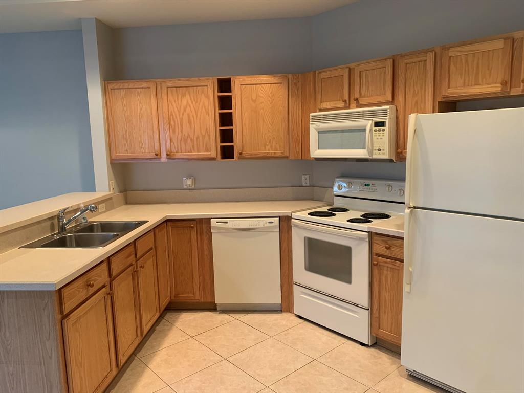 CASTLE PINES CONDOMINIUM - Residential Lease