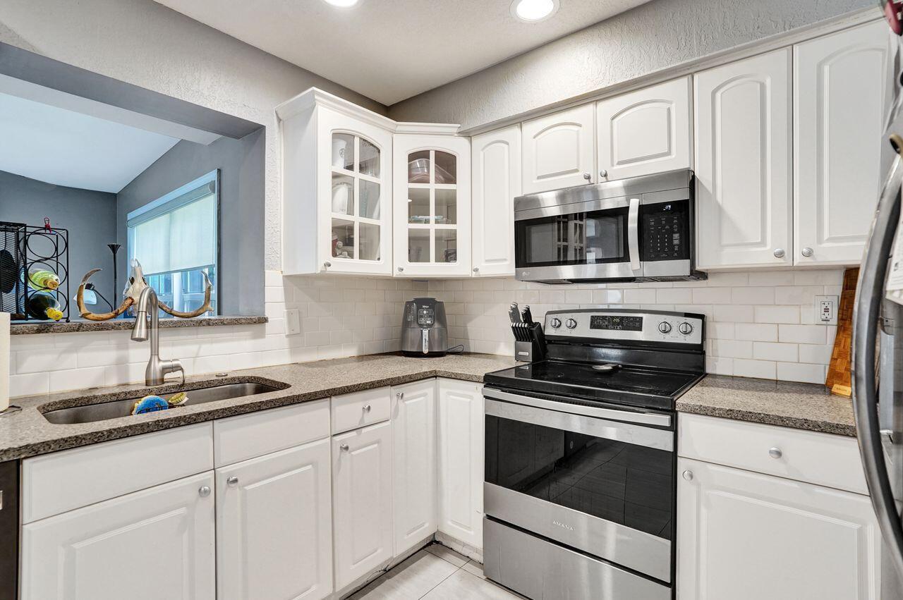 2359 Holly Lane