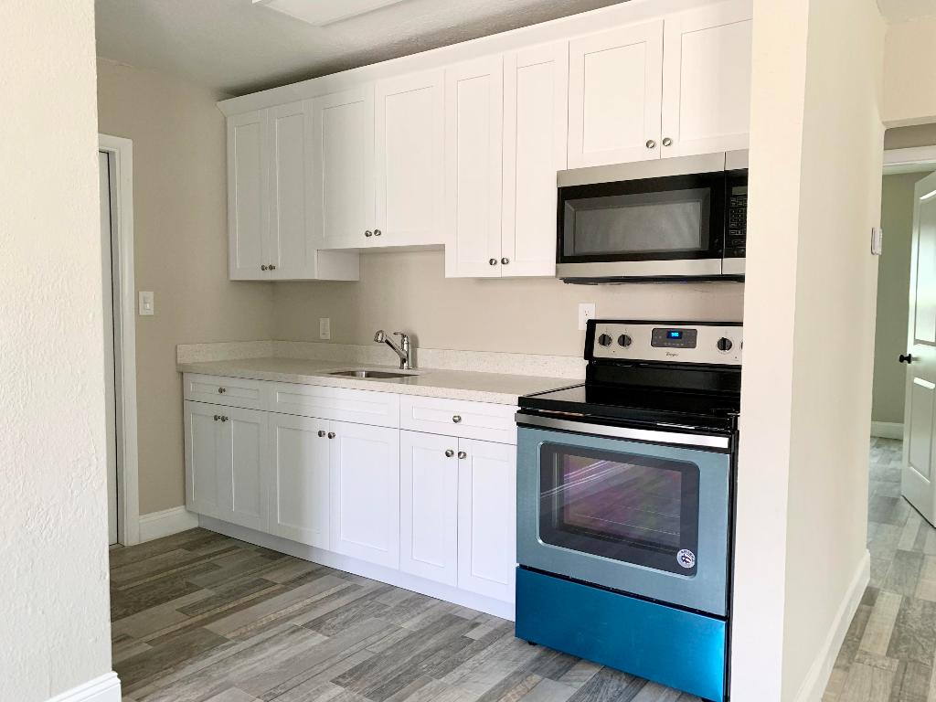 NORTH PALM BCH 4 - Residential Lease