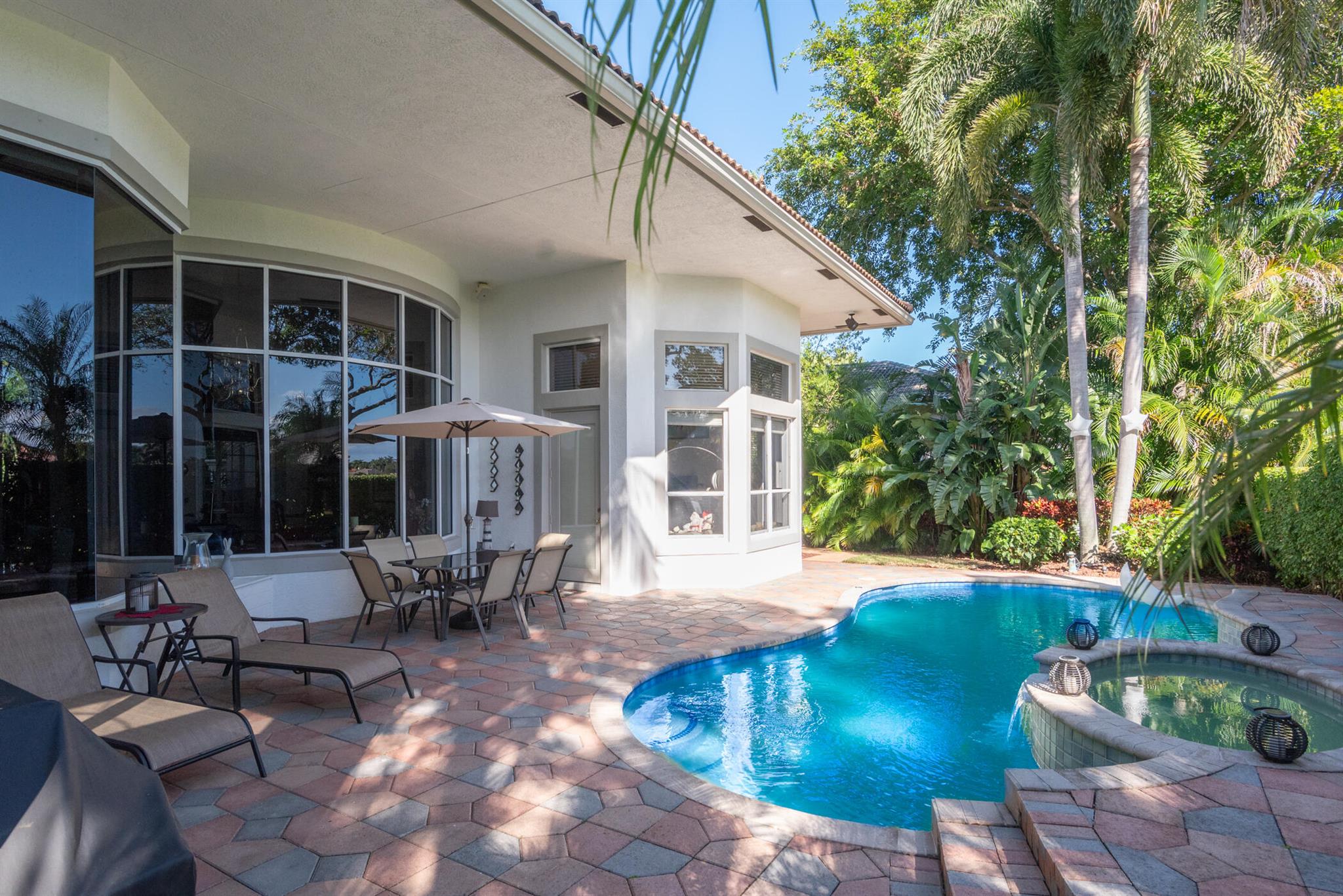 8421 Egret Lakes Lane