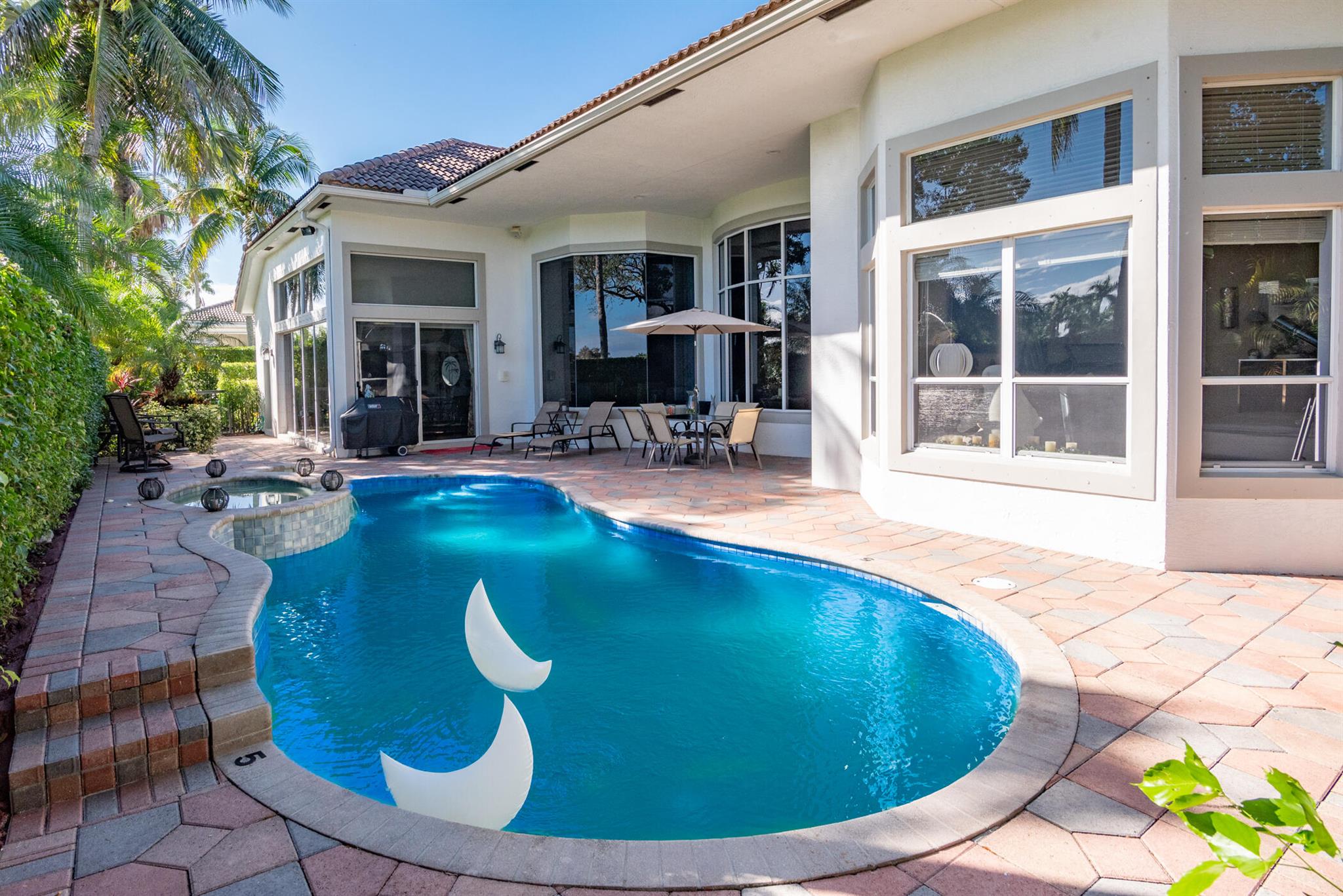 8421 Egret Lakes Lane