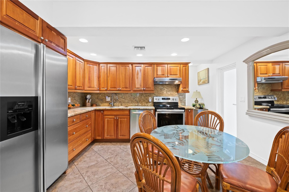 Lighthouse Point 6th Sec - Residential