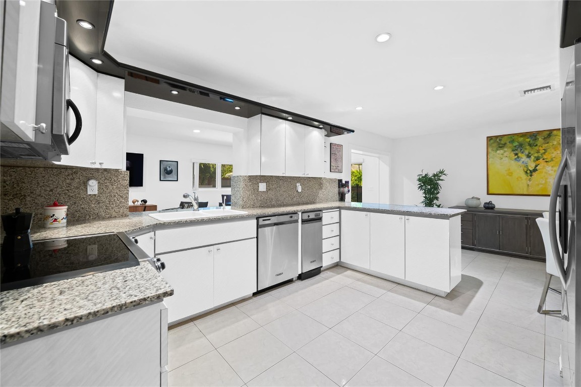 Lighthouse Point 6th Sec - Residential