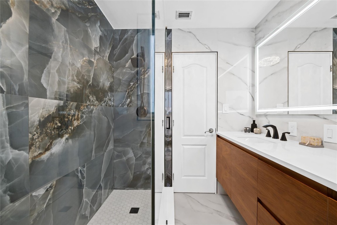 Lighthouse Point 6th Sec - Residential