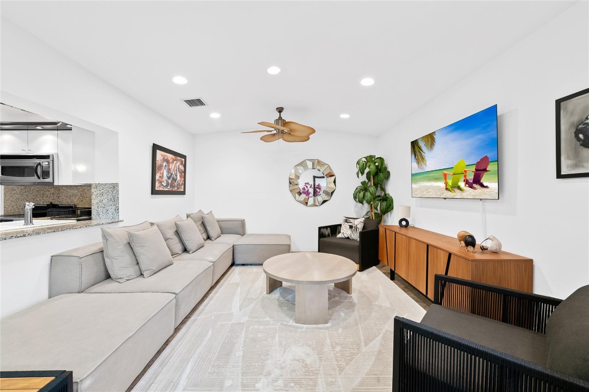 Lighthouse Point 6th Sec - Residential