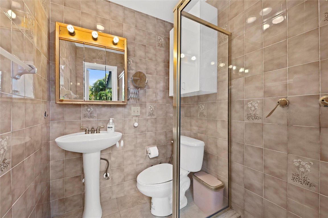 Lighthouse Point 6th Sec - Residential