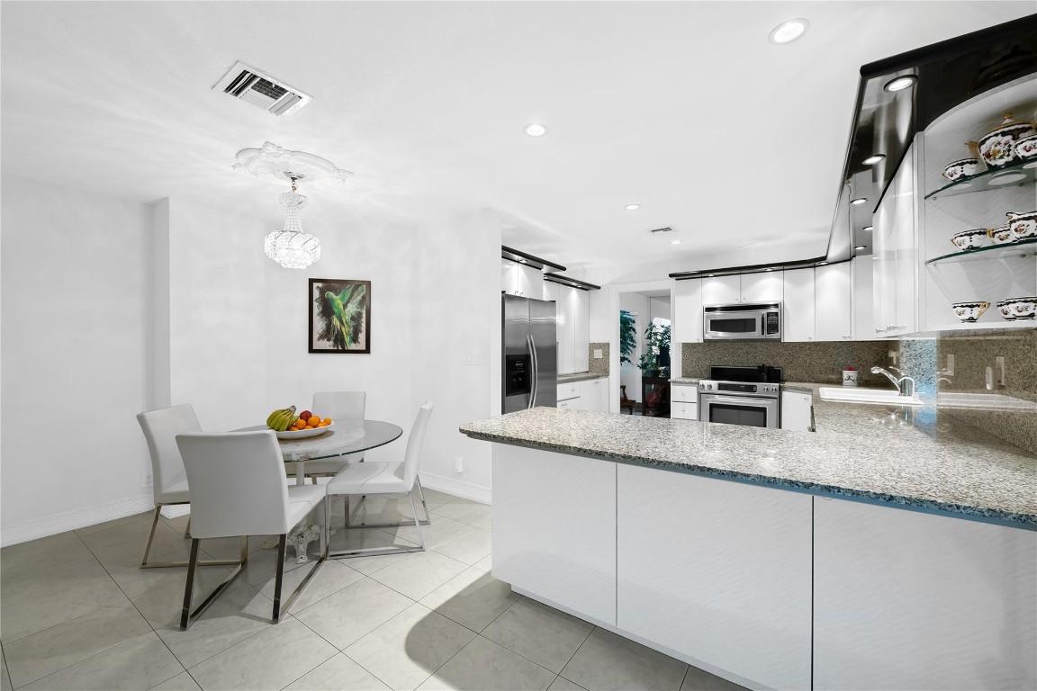 Lighthouse Point 6th Sec - Residential