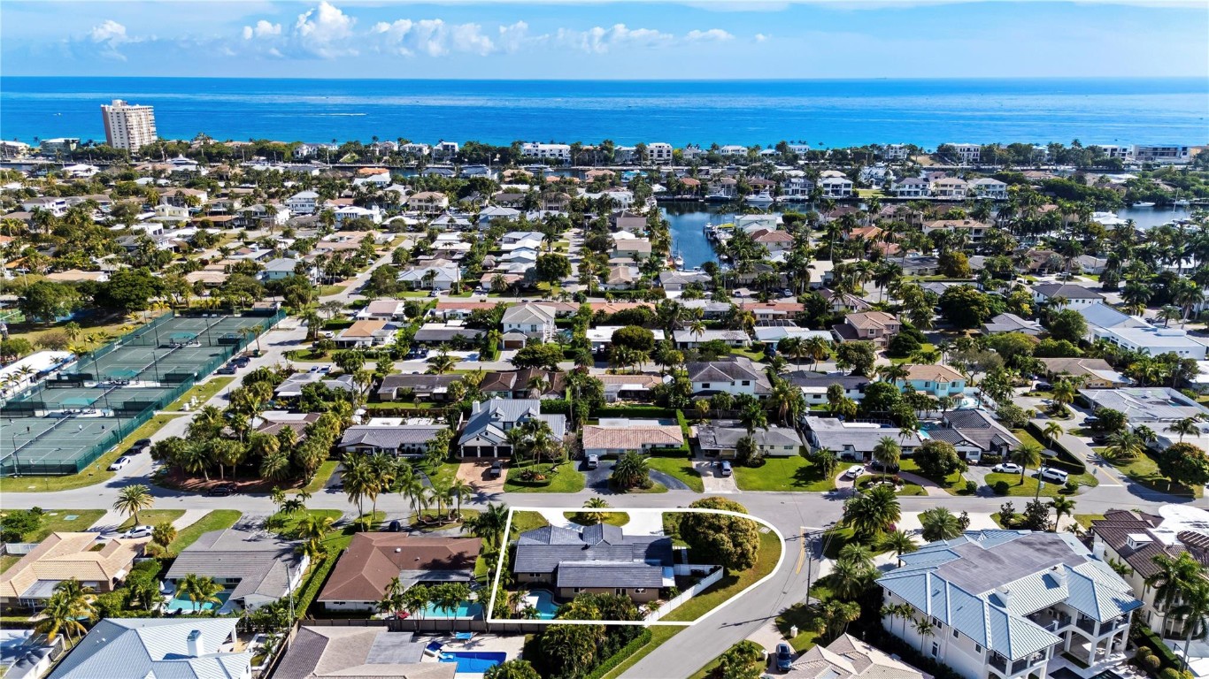 Lighthouse Point 6th Sec - Residential