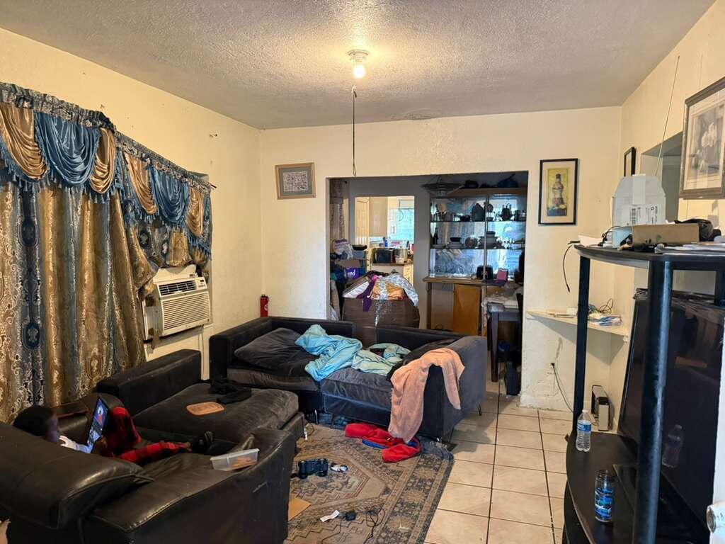 INGLEWOOD GARDENS - Residential Income