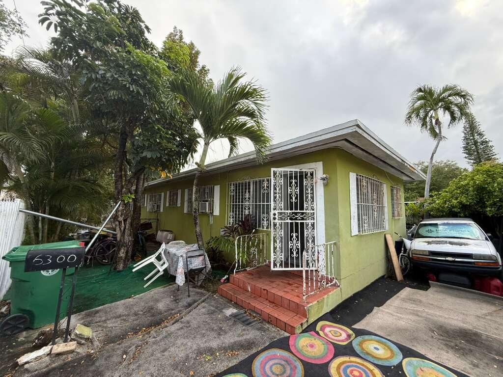 INGLEWOOD GARDENS - Residential Income