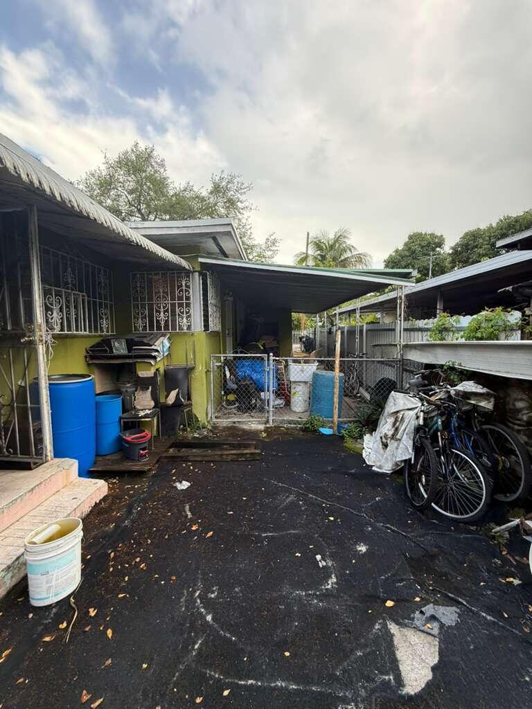 INGLEWOOD GARDENS - Residential Income