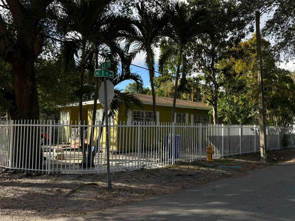 INGLEWOOD GARDENS - Residential Income