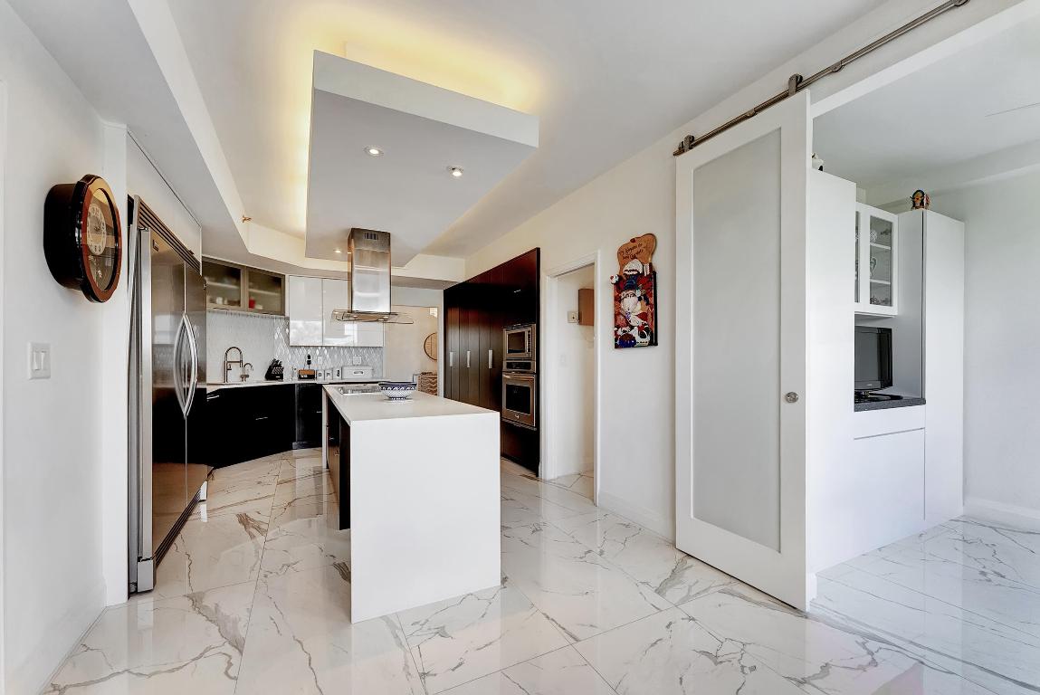 IMPERIAL ROYALE AT BOCA POINTE CONDO - Residential