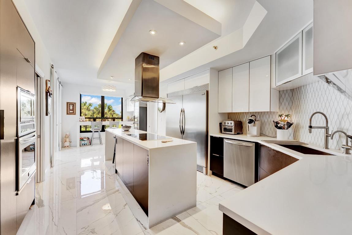 IMPERIAL ROYALE AT BOCA POINTE CONDO - Residential