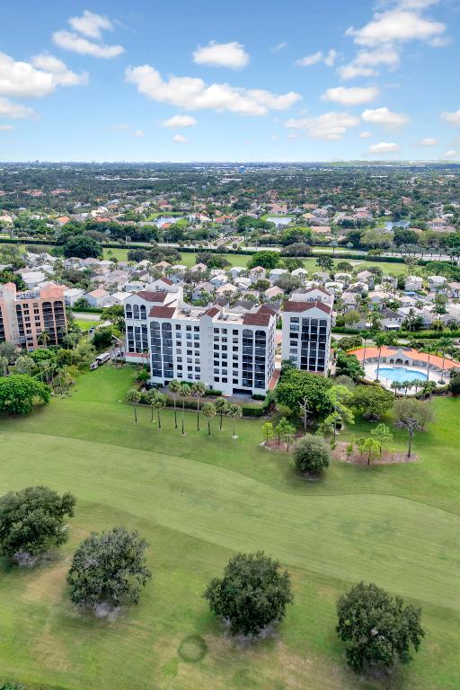 IMPERIAL ROYALE AT BOCA POINTE CONDO - Residential
