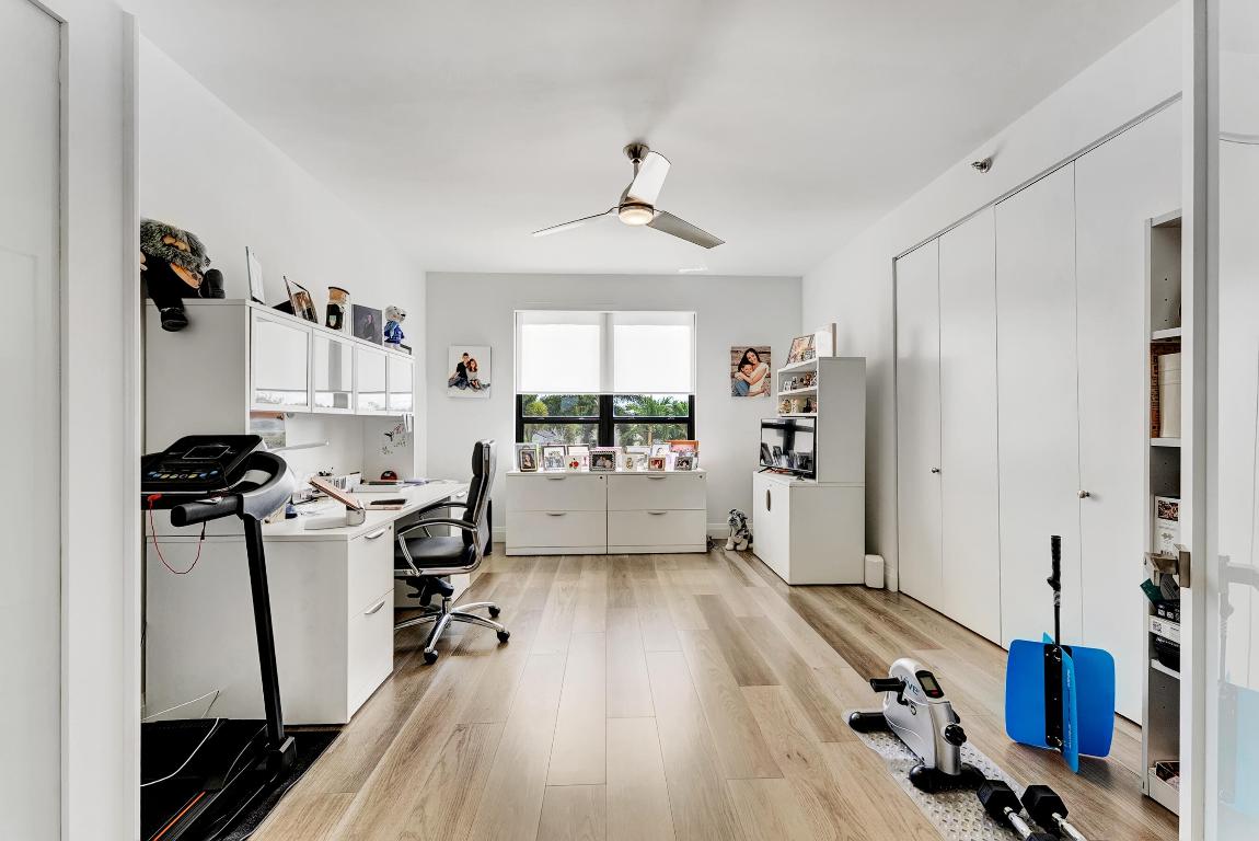 IMPERIAL ROYALE AT BOCA POINTE CONDO - Residential