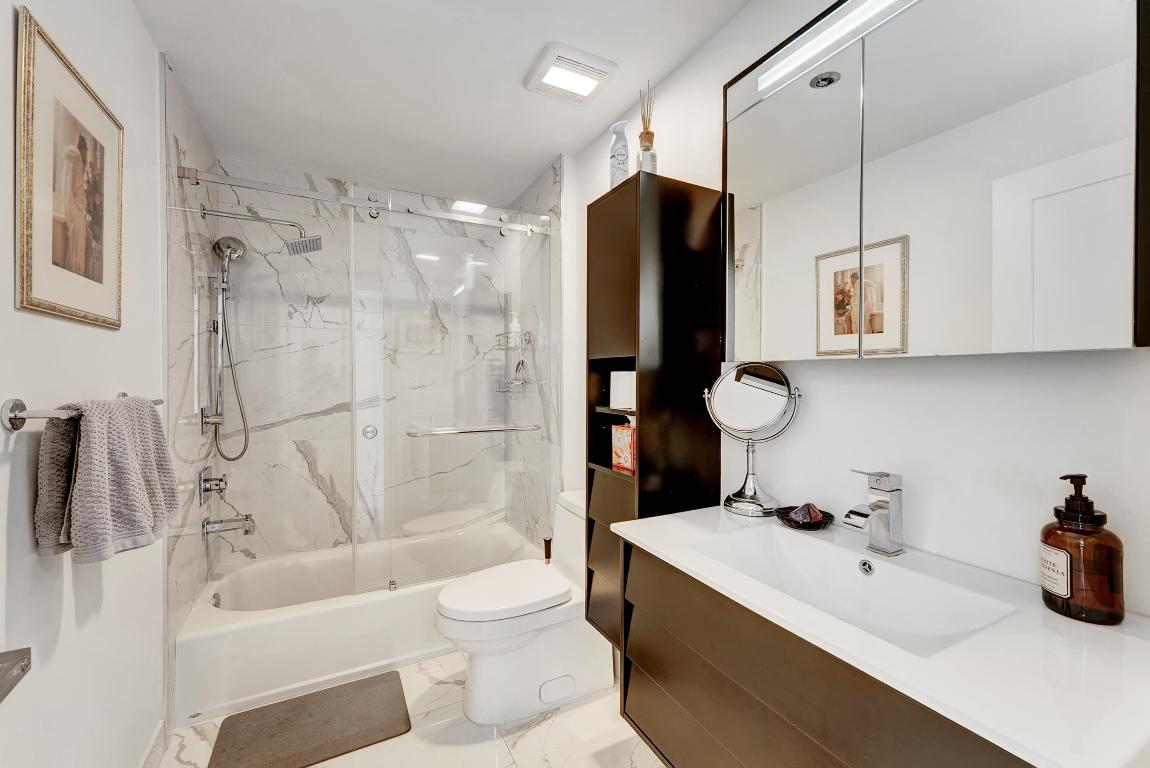 IMPERIAL ROYALE AT BOCA POINTE CONDO - Residential