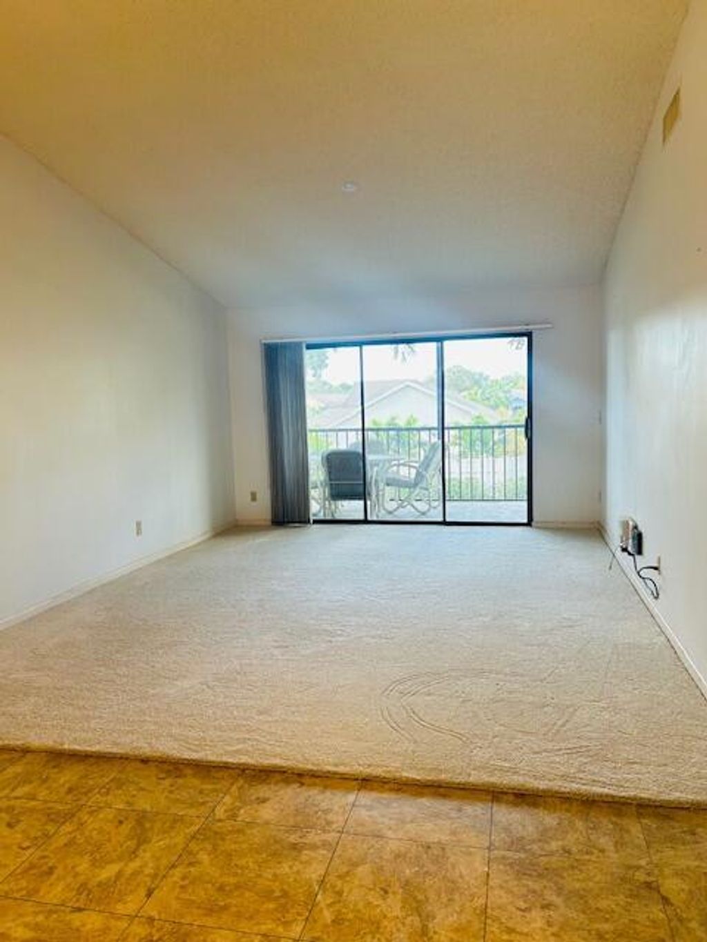 listing image 0