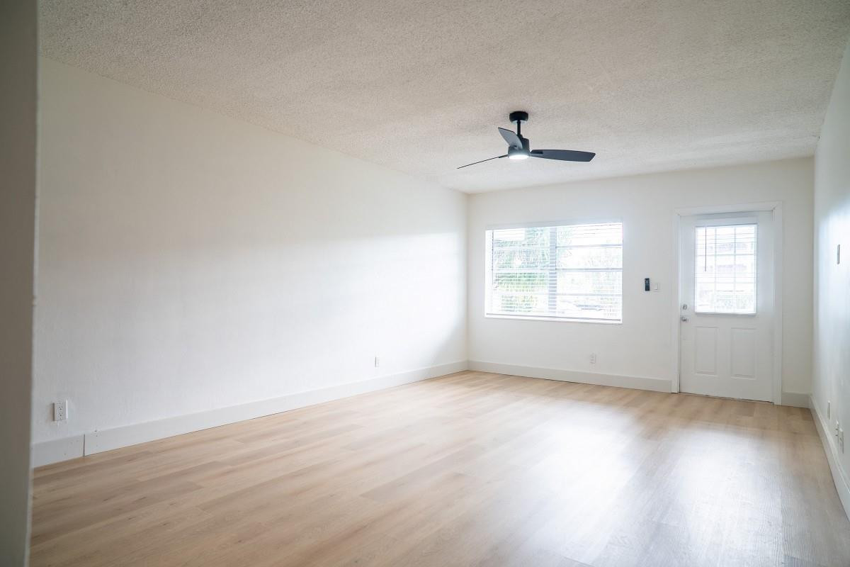 CANADIAN OCEAN BREEZE CON - Residential