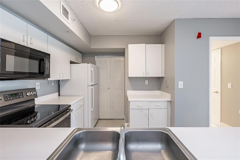 ROYAL GRAND CONDO - Residential Lease