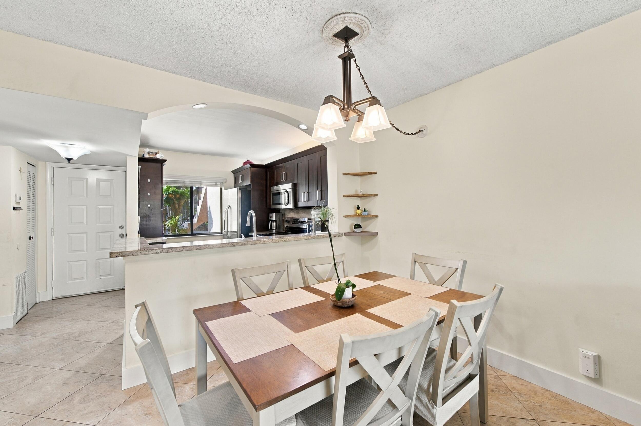 6585 Somerset Drive 102