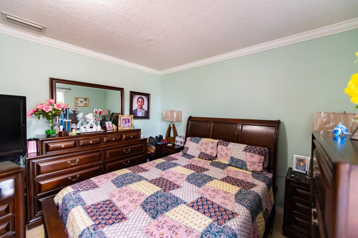 SEVENTEENTH PLACE CONDO - Residential