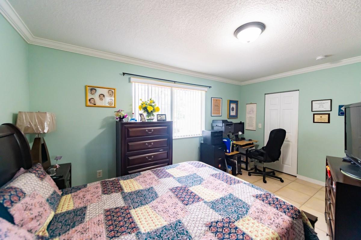 SEVENTEENTH PLACE CONDO - Residential