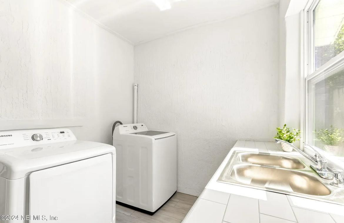 Augustine Western Suburb - Residential