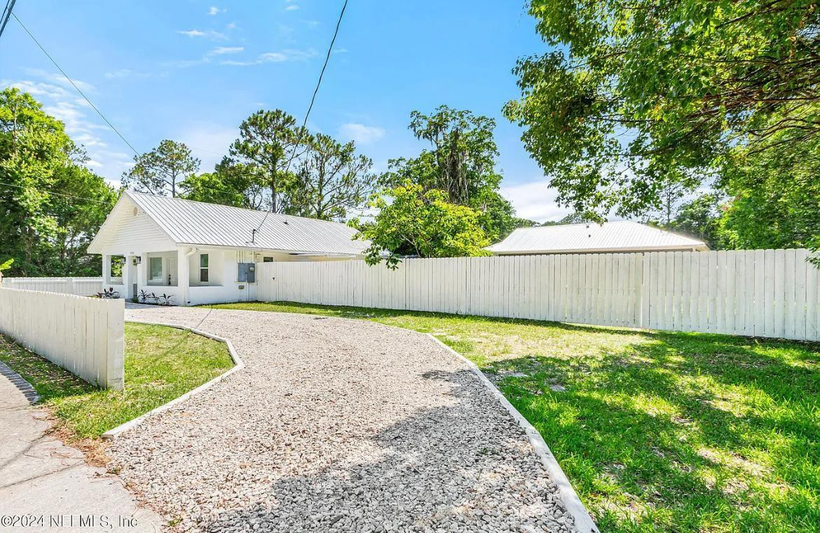 Augustine Western Suburb - Residential