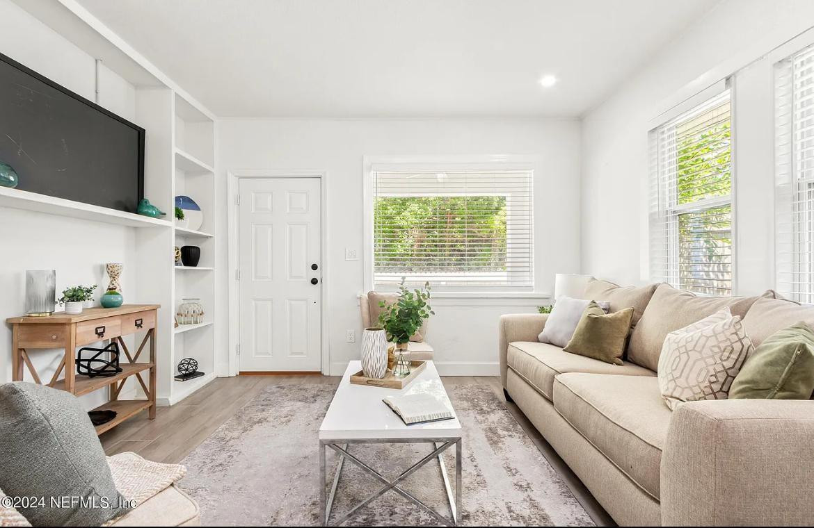 Augustine Western Suburb - Residential