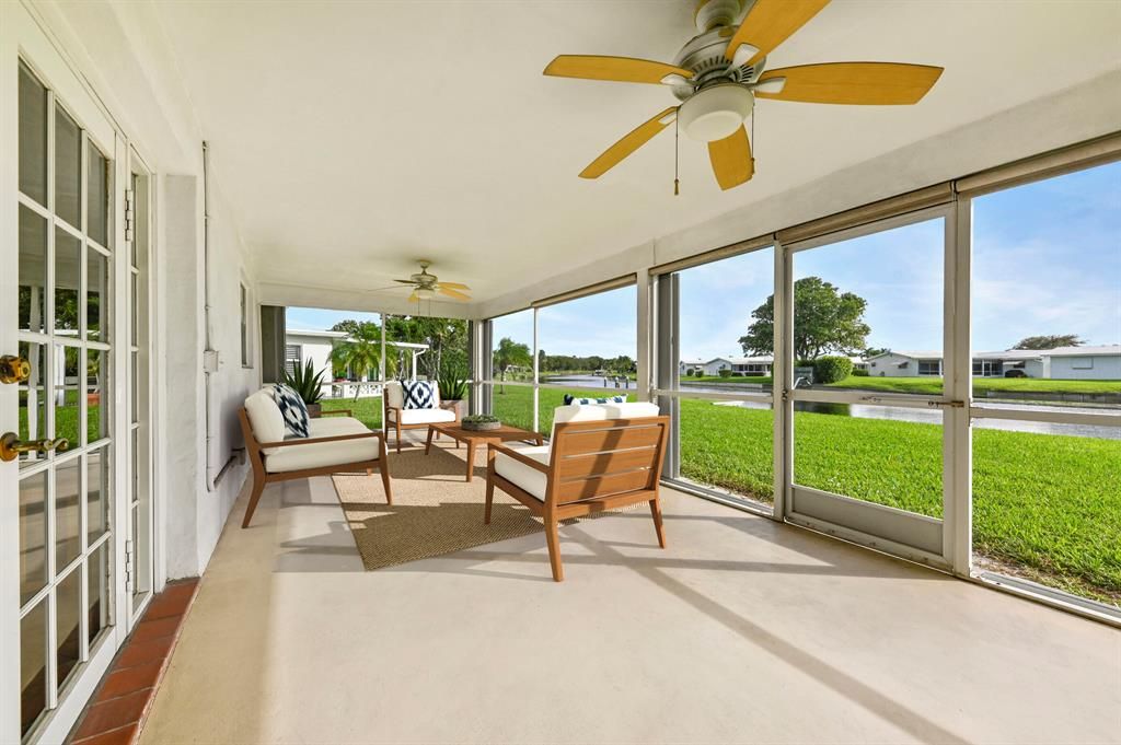 Photo of 908 SW 7th Avenue, Boynton Beach, FL 33426 (MLS # R10760661)