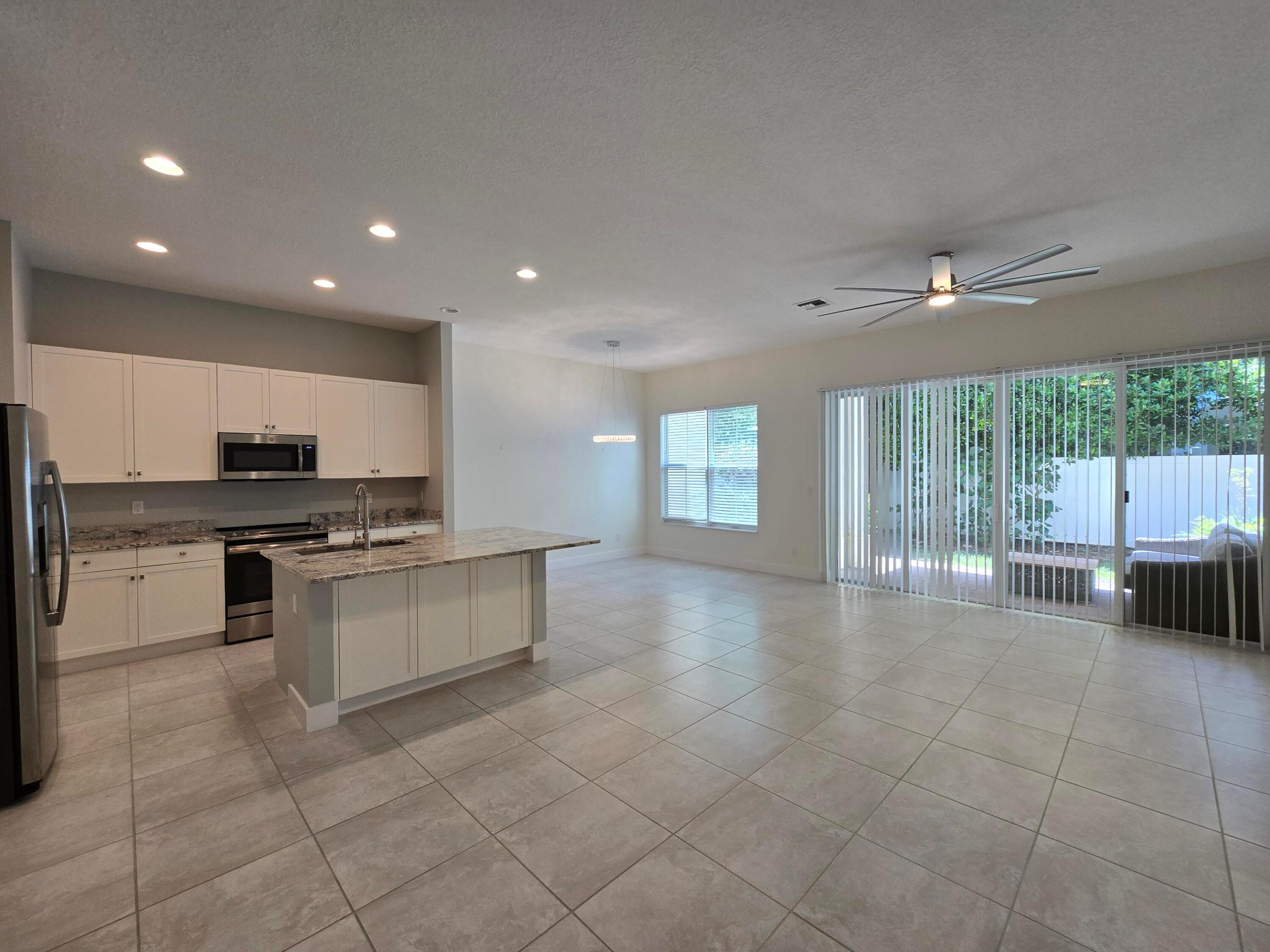 POINTE MIDTOWN - Residential