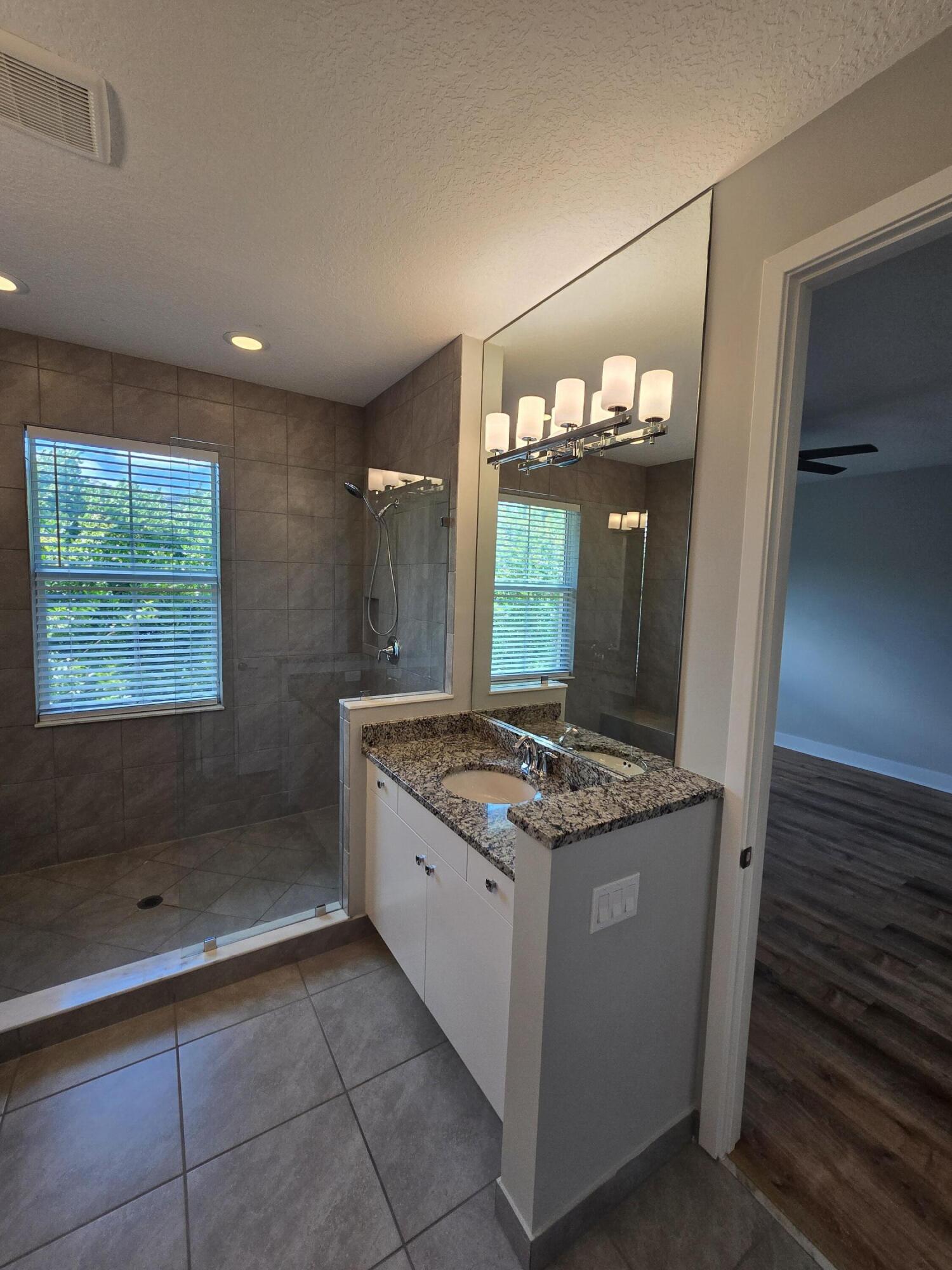 POINTE MIDTOWN - Residential