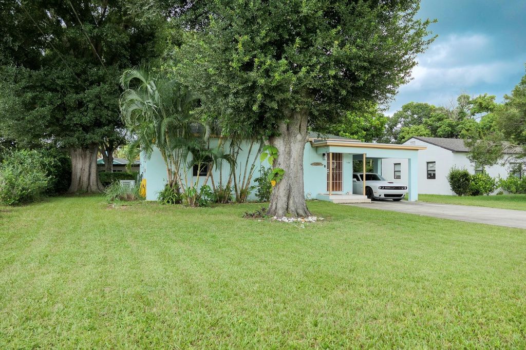 Photo of 1103 Beach Court, Fort Pierce, FL 34950 (MLS # R11014708)