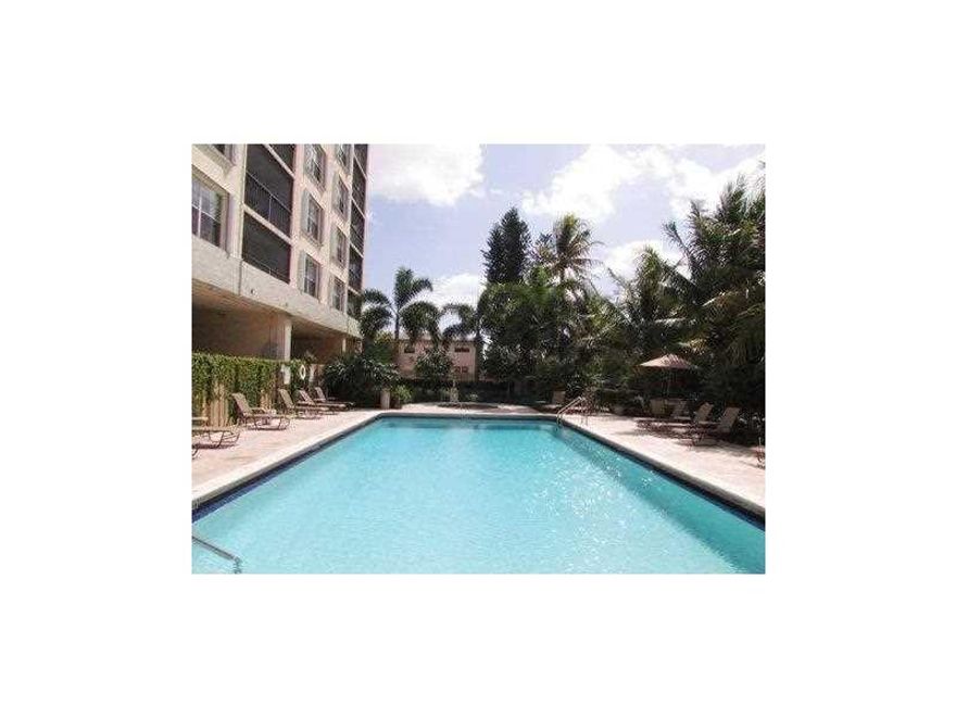 COME LIVE IN THE HEART OF WILTON MANORS! JUST STEPS FROM"THE DRIVE" WITH ITS SHOPS, BARS AND RESTURANTS AT YOUR DOORSTEP. BUILDING HAS HEATED POOL AND JACUZZI, FITNESS CENTER COMMUNITY ROOM AND KAYAK RENTALS. MAKE WILTON TOWER YOUR HOME TODAY!!