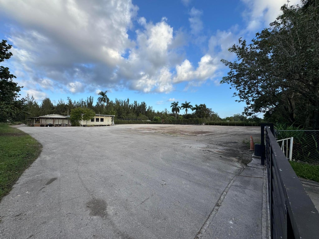 Photo of 5331 SW 210 Terrace, Southwest Ranches, FL 33332 (MLS # B26081411)