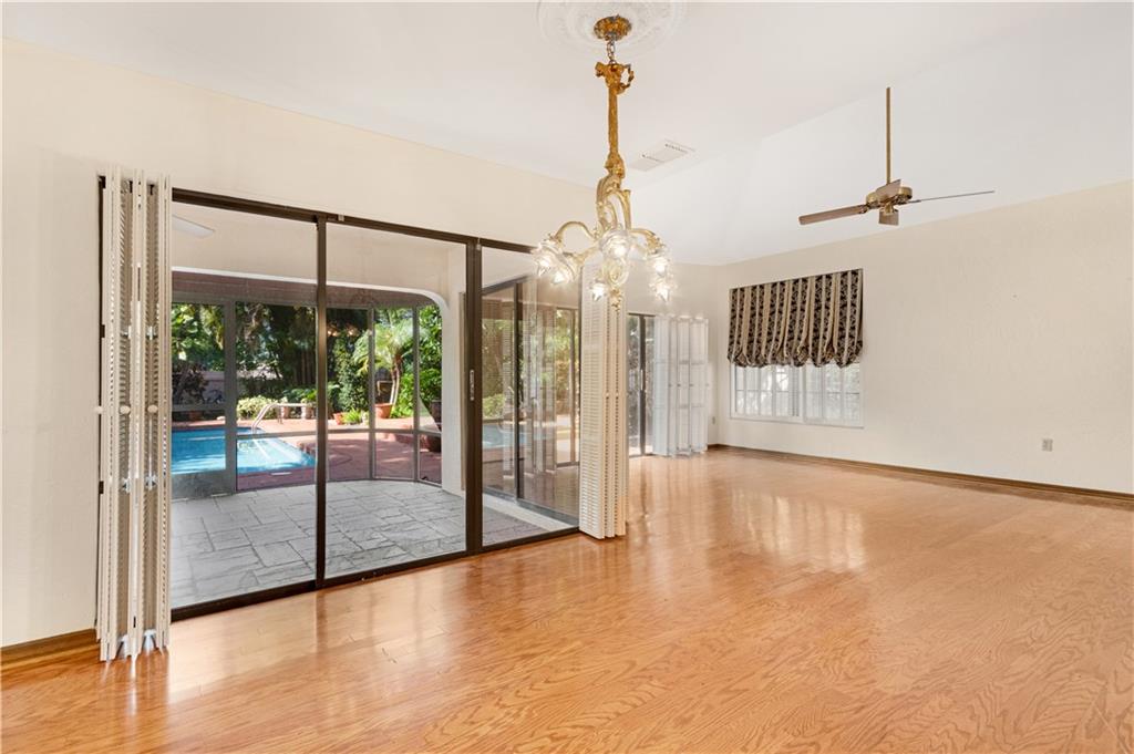 Villa Deste Condo - Residential