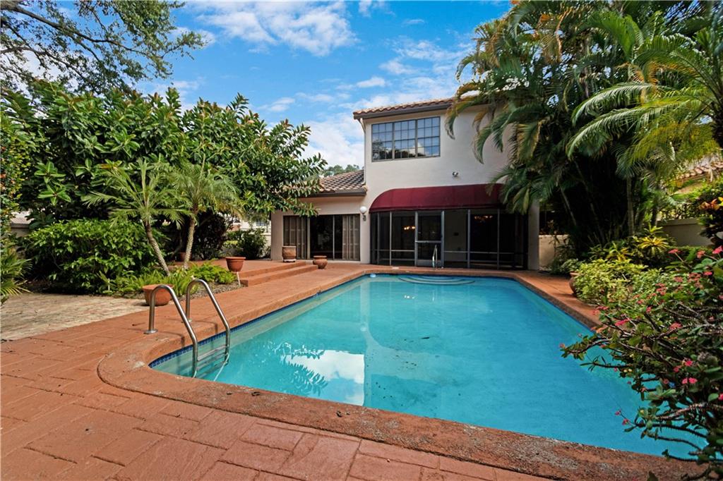 Villa Deste Condo - Residential