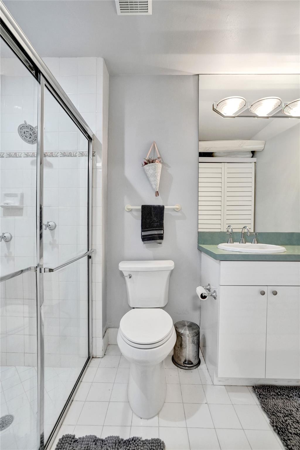 Las Brisas 142-25 B - Residential