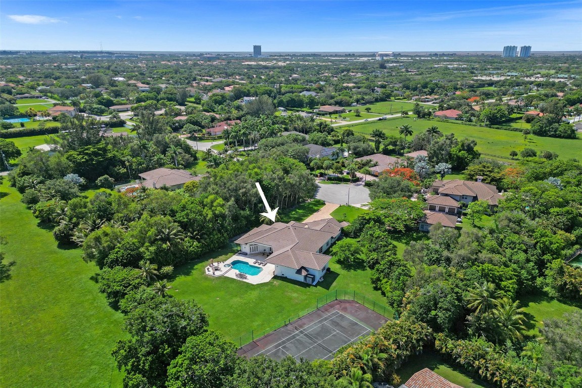 Las Brisas 142-25 B - Residential