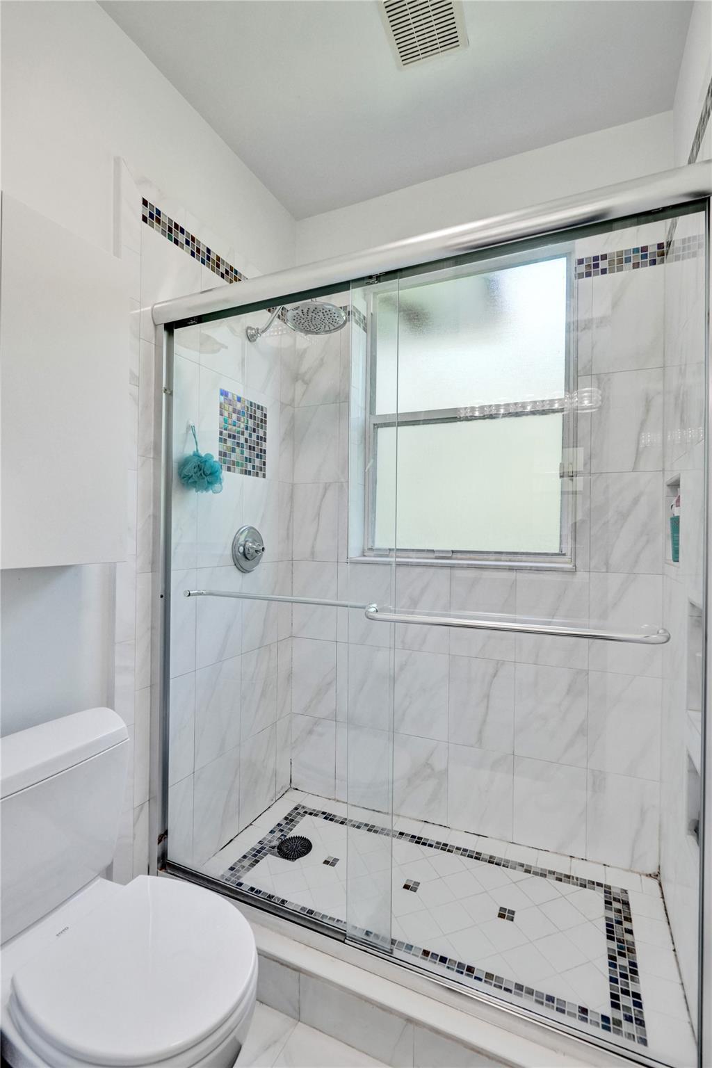 Las Brisas 142-25 B - Residential