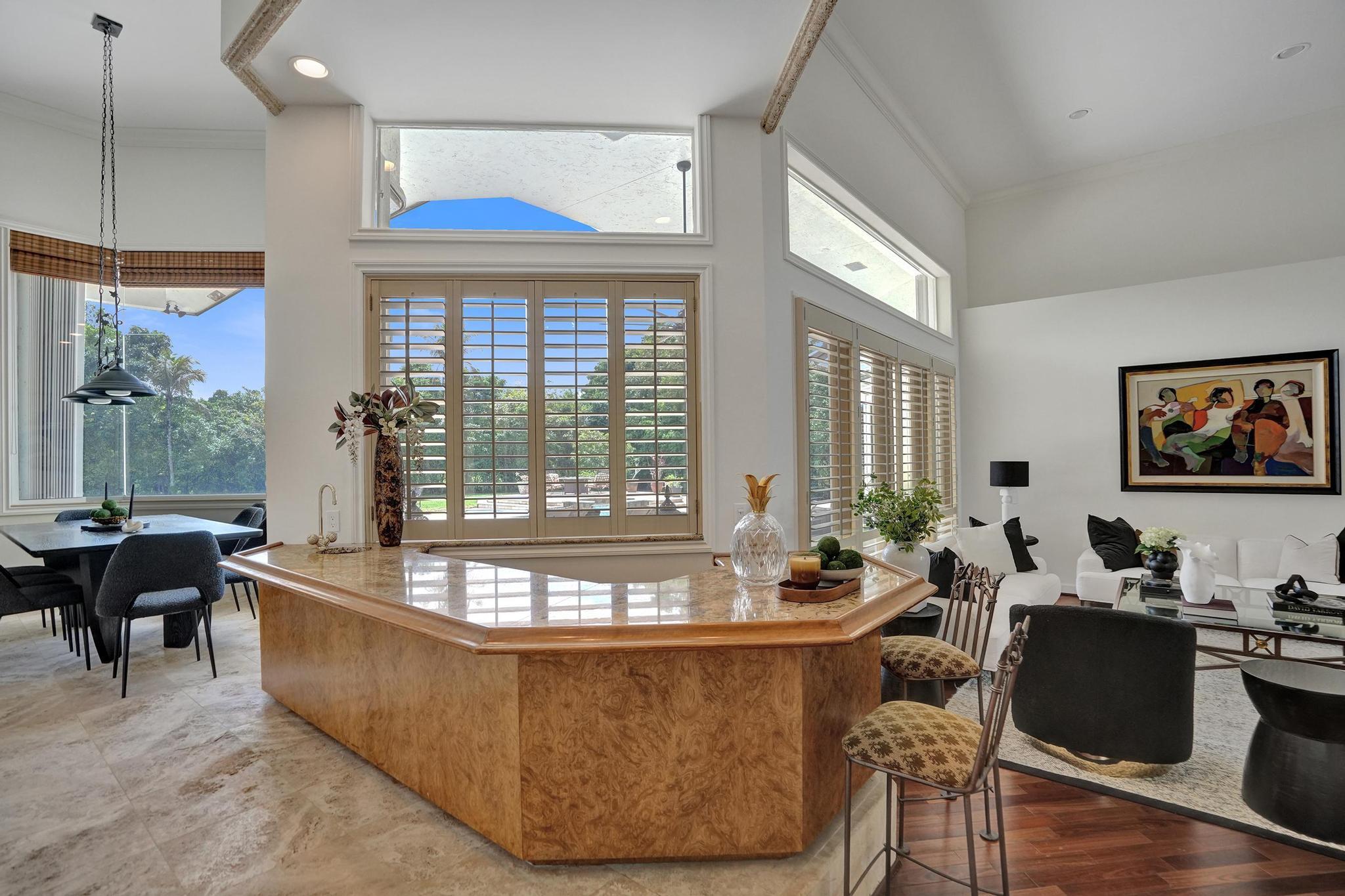 Las Brisas 142-25 B - Residential